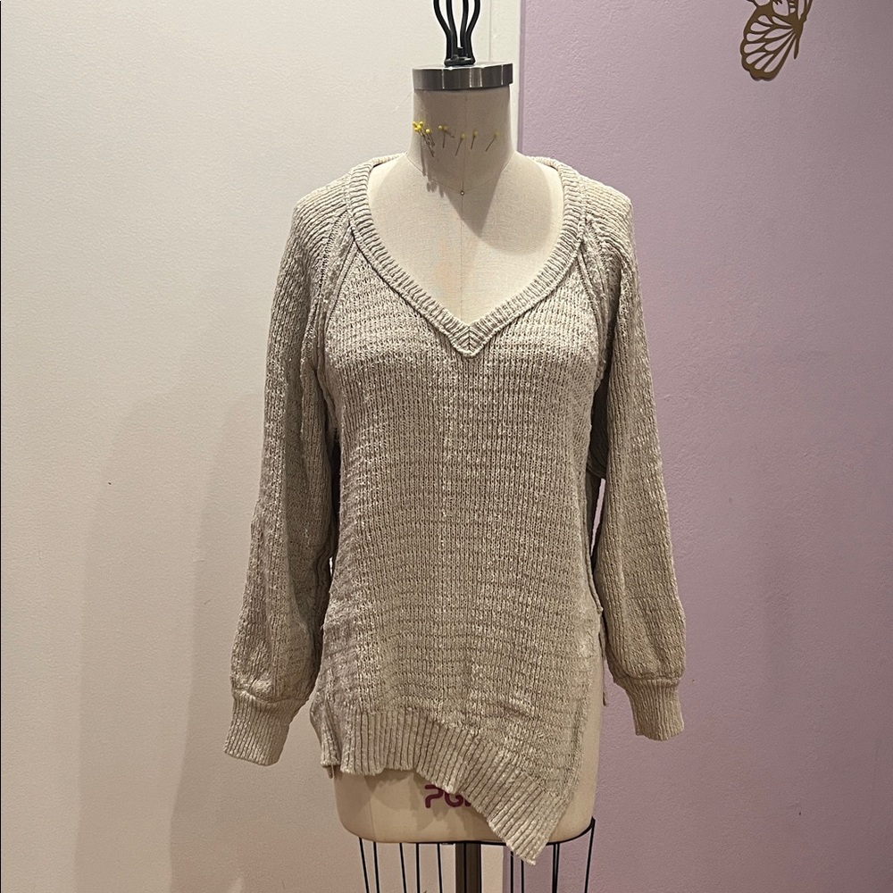 Women's V-Neck Sweater - Cream